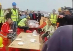 <b>柳人员则暗示此事暂不接管采访</b>